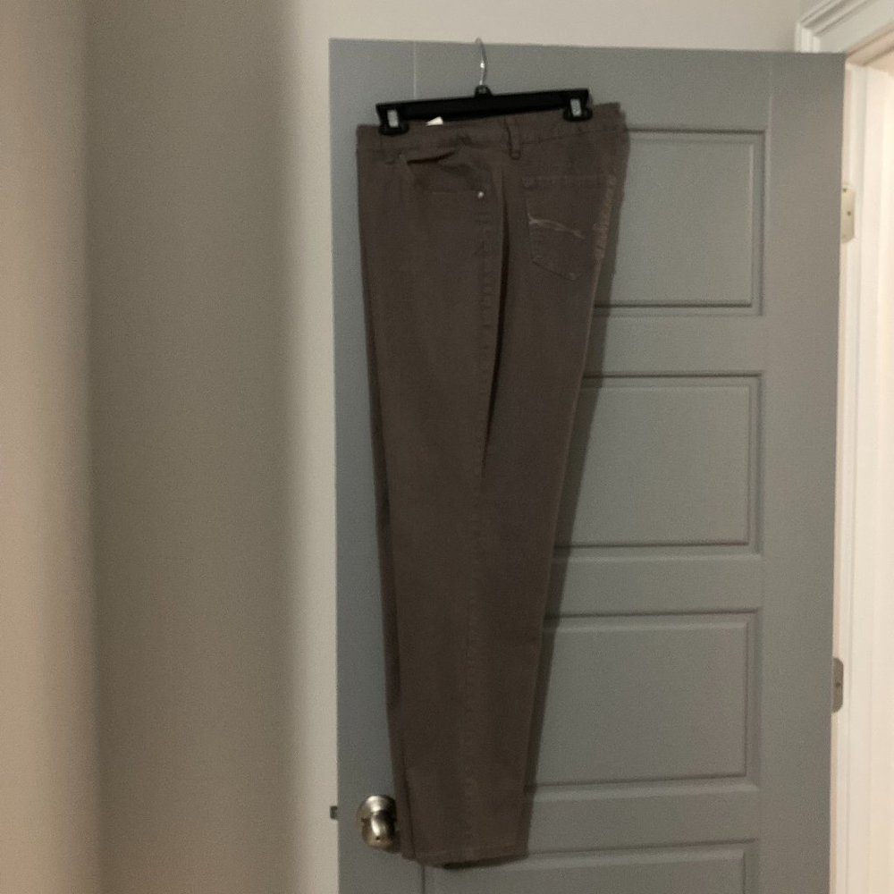 Bandolino Women Mandie Size16 Straight Denim Jeans